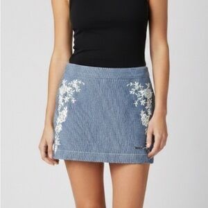 Vintage Y2K Abercrombie & Fitch Cotton Floral Embroidered Blue Skirt Sz 2 or 26